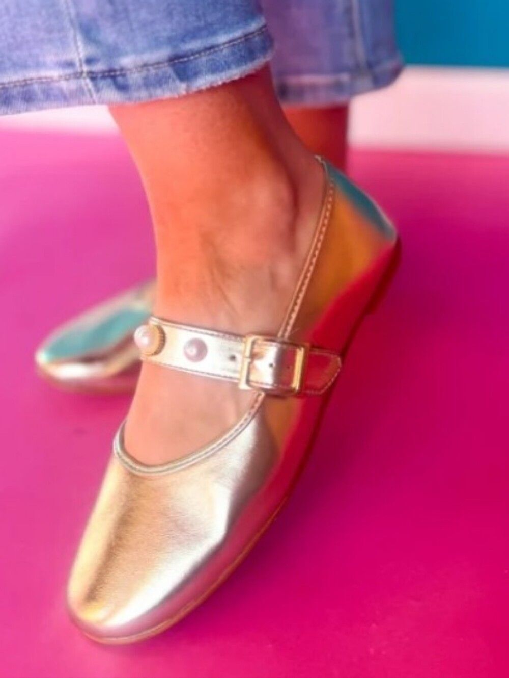 BRAND NEW STEVE MADDEN BALLET WITH STRAP CHIC GOLD MARY JANE